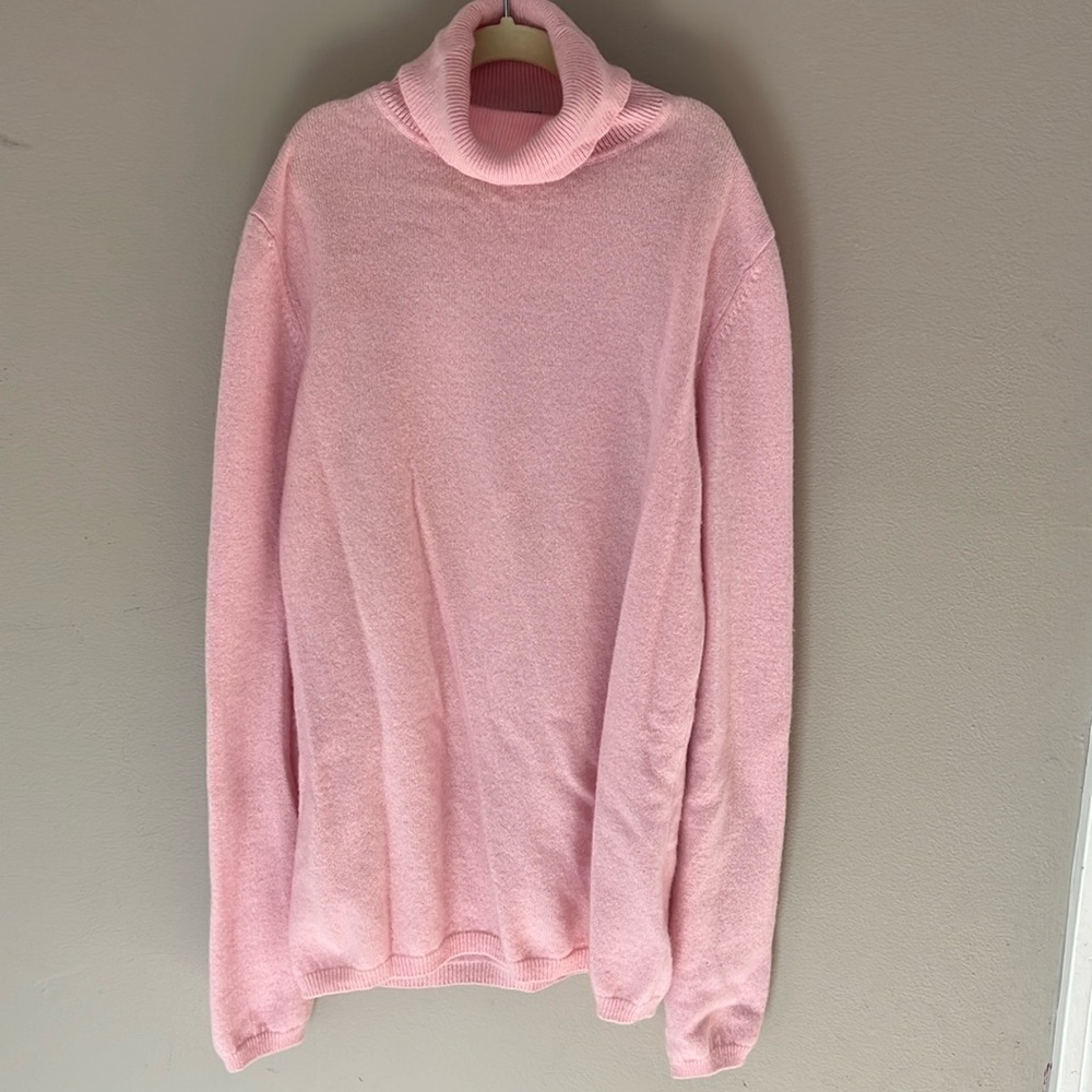 Cashmere by charter club women’s size medium light pink turtleneck sweater